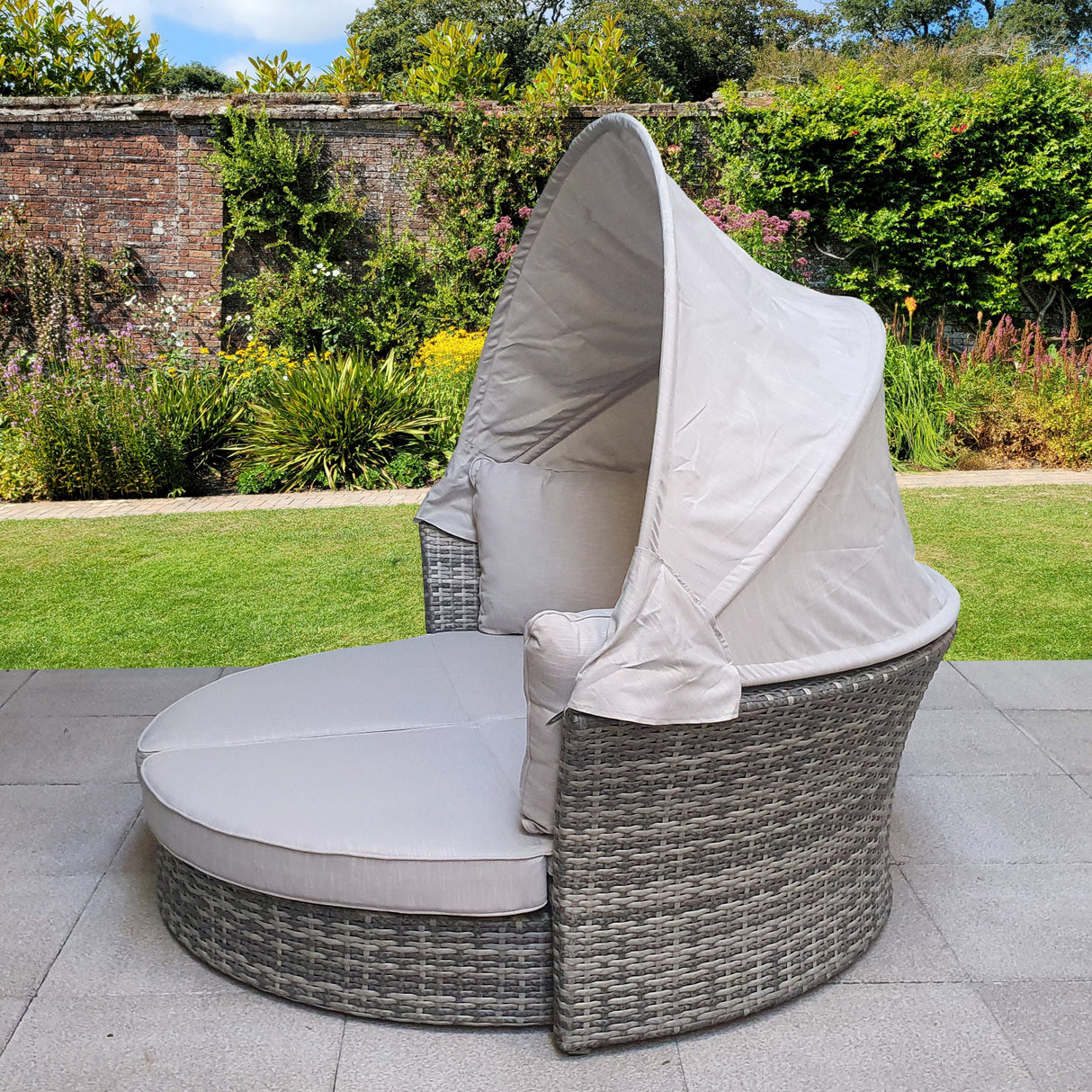 Signature Weave Lily Daybed with Canopy - Grey