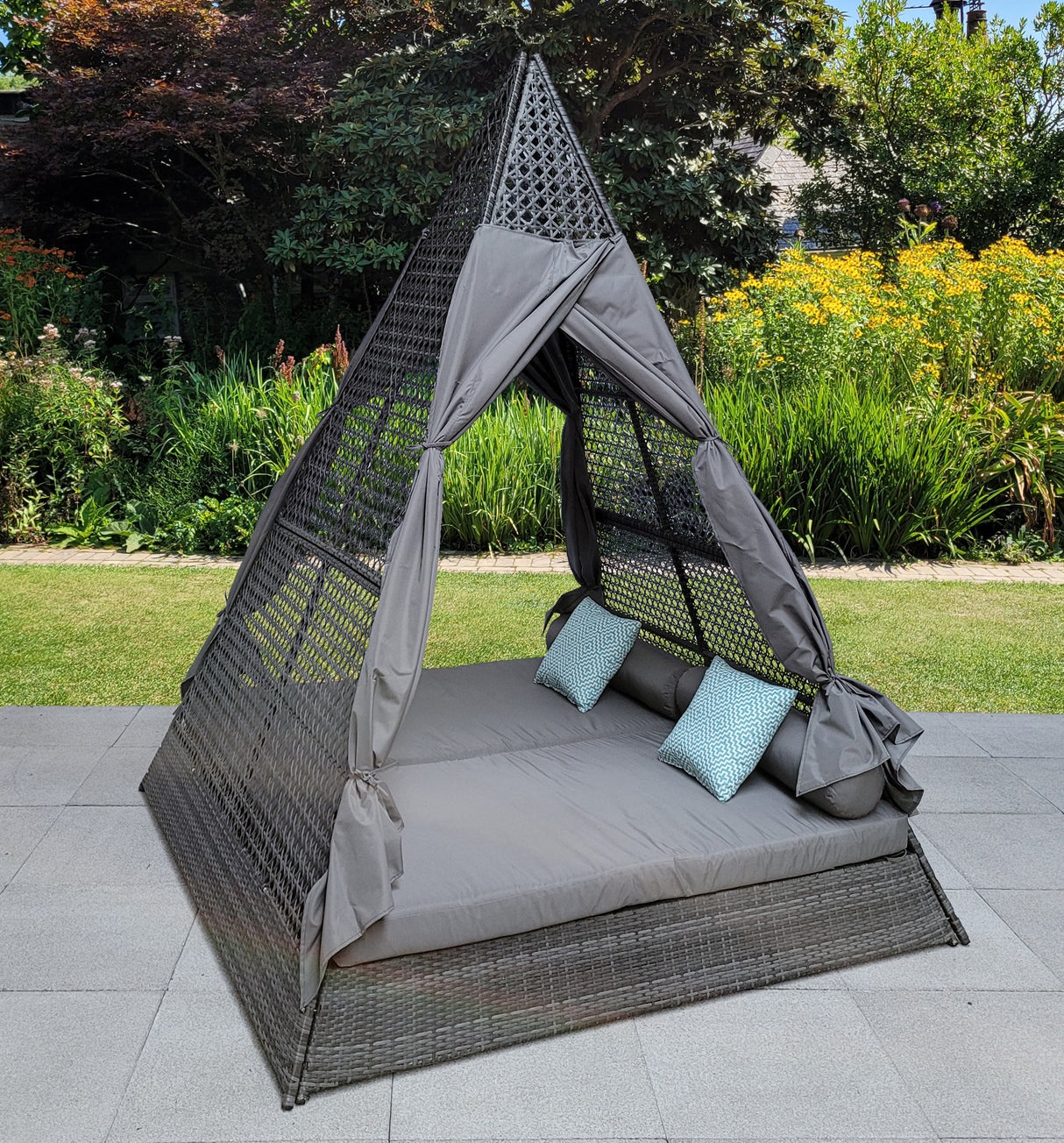 Signature Weave Teepee Daybed