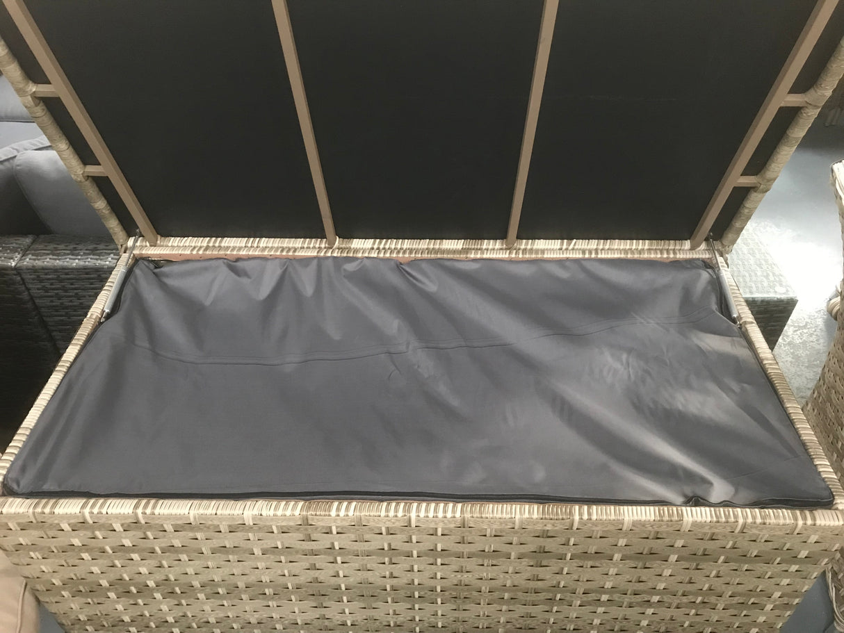 Signature Weave Medium Cushion Box - Caramel Weave