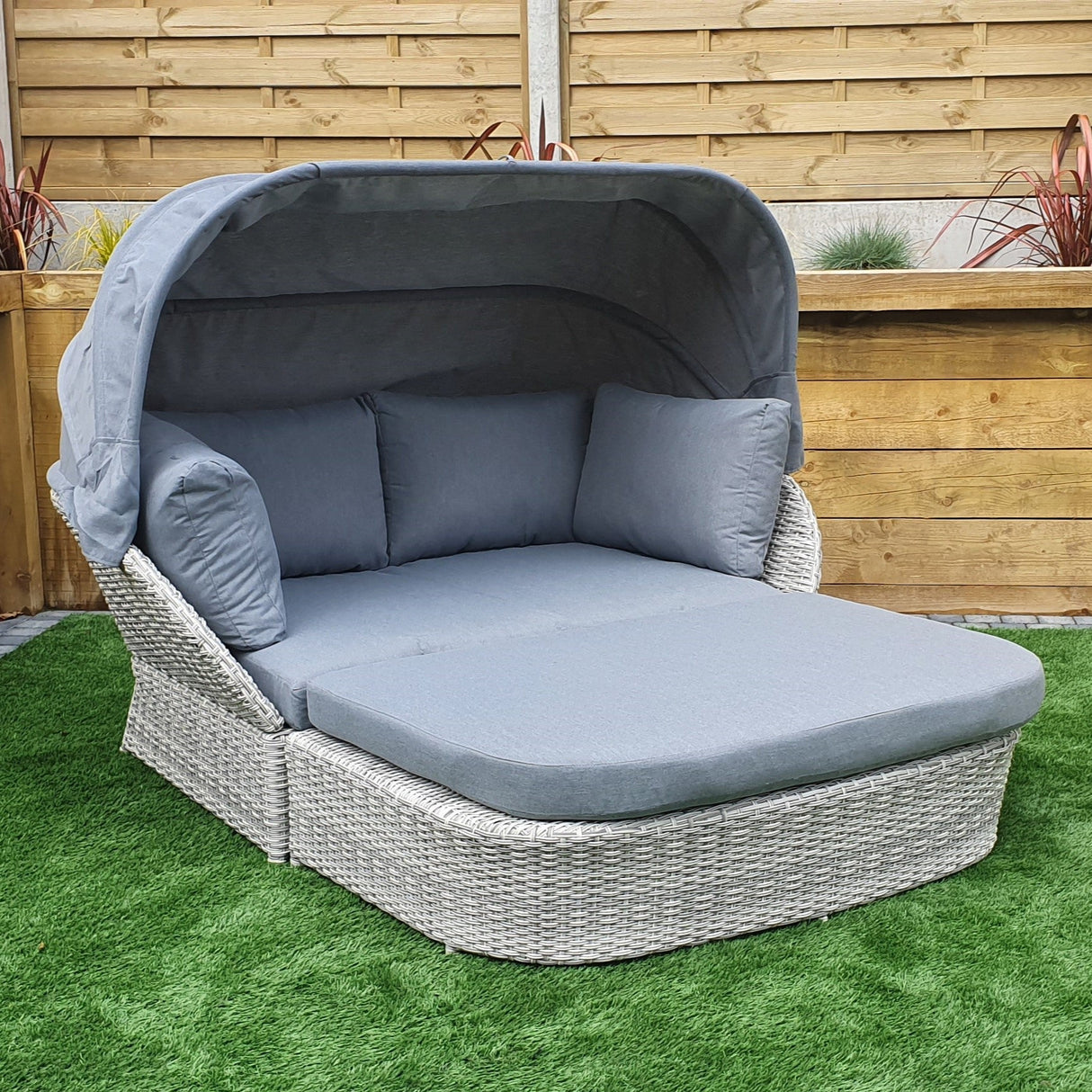 Signature Weave Meghan Daybed with Canopy