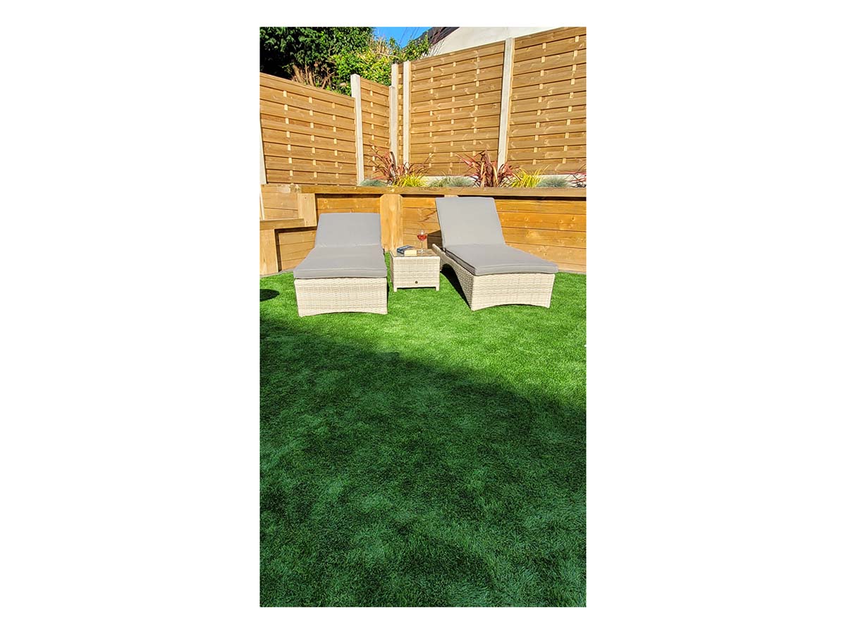 Signature Weave Meghan Pair of Sunloungers with Drinks Table – Creamy Grey Wicker